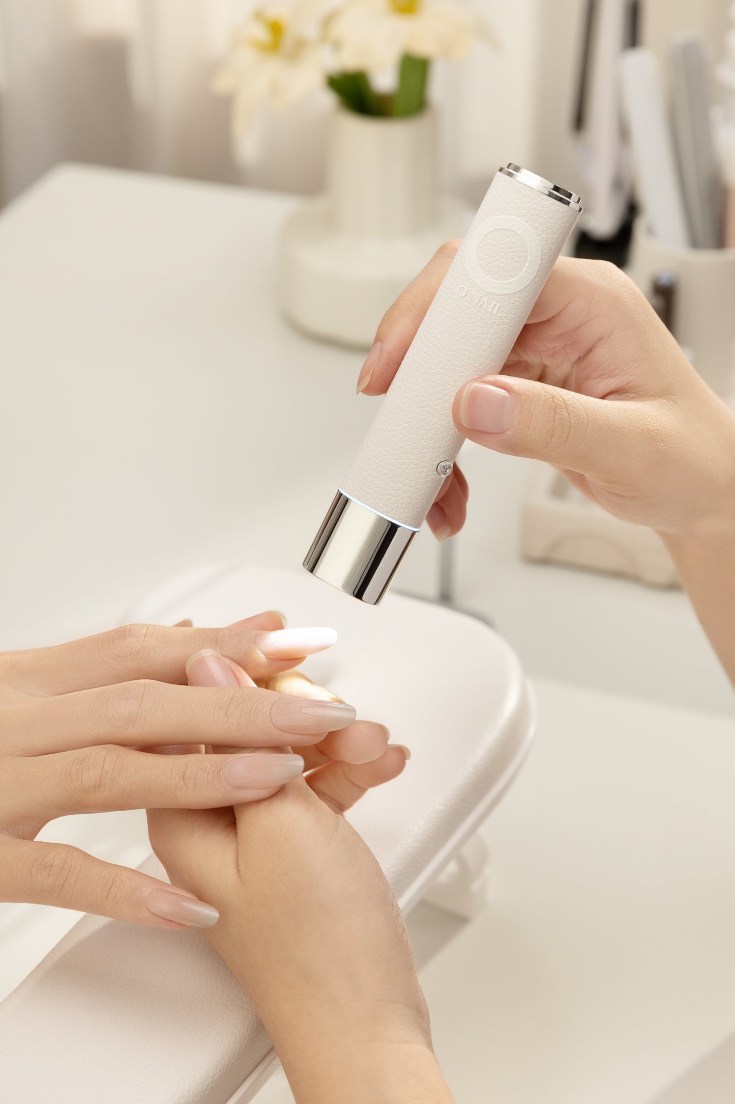 ONail™ AI Arm Pillow - Magnetic Lamp Support Cushion