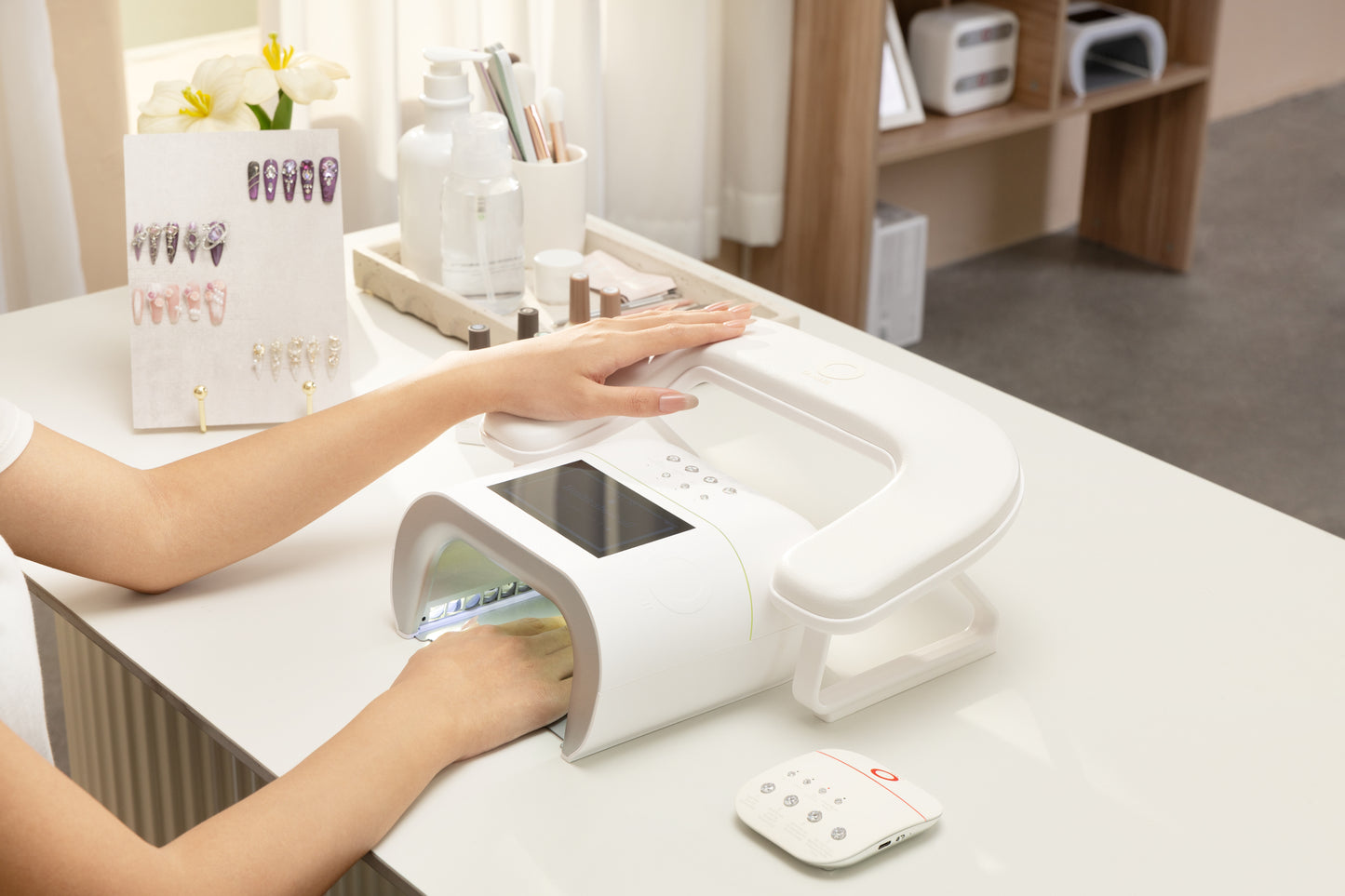 ONail™ AI Arm Pillow - Magnetic Lamp Support Cushion